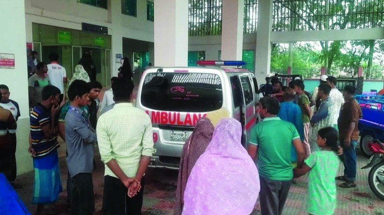 পাঁচবিবিতে ঝড়ে গাছের ডাল ভেঙ্গে পড়ে যুবকের মৃত্যু।