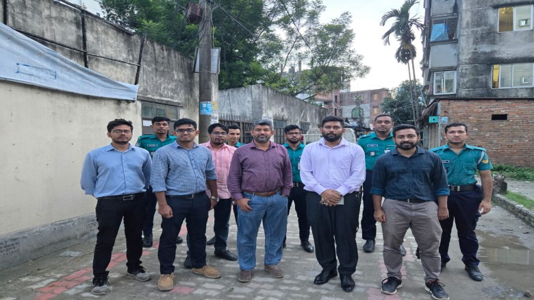 অবৈধ গ্যাস সংযোগ উচ্ছেদে তিতাস গ্যাসের সাঁড়াশি অভিযান লাখ লা