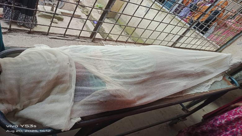 নরসিংদীতে কাপড়ের দোকানদারকে কুপিয়ে হত্যা।