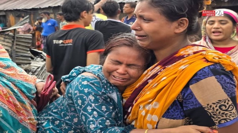 মহাখালীর সাততলা বস্তিতে ভয়াবহ আগুন, নিয়ন্ত্রণে ফায়ার সার্ভিস