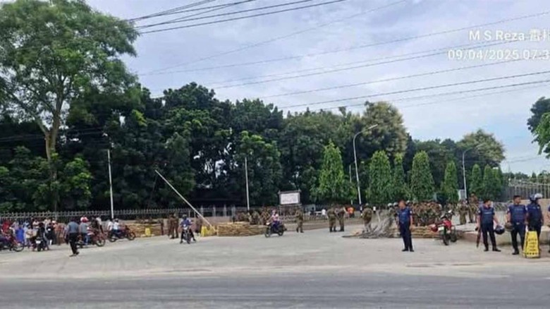 শ্রমিকদের দাবি মানায় খুলেছে উত্তরা ইপিজেড।