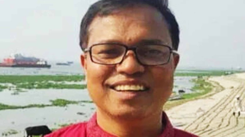 ড্রেজিংয়ের টাকায় আংগুল ফুলে কলাগাছ বিআইডব্লিউটিএ'র সাইদুর।