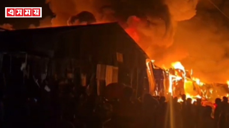 গাজীপুরে ঝুটের গোডাউনে আগুন, নিয়ন্ত্রণে ৭ ইউনিট