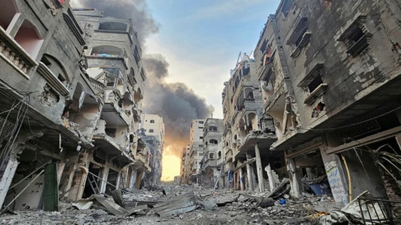 গাজায় একদিনে নিহত ৬০, মোট প্রাণহানি প্রায় ৬৫ হাজার ৫০০