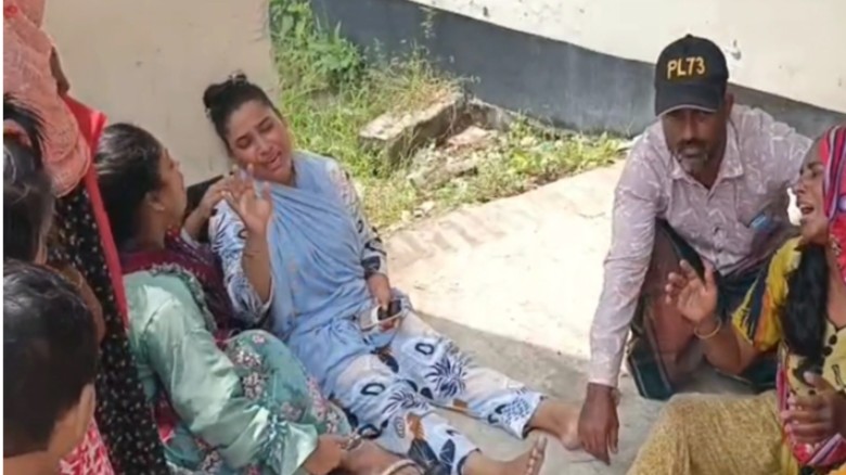 খুলনায় পূর্ব শত্রুতার জেরে ব্যবসায়ীকে কুপিয়ে হ'ত্যা