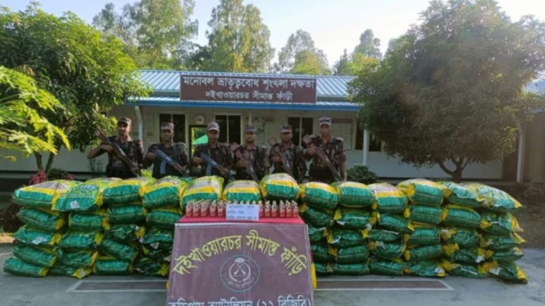 কুড়িগ্রামে বিপুল পরিমাণে জিরা ও ভারতীয় মদ জব্দ।