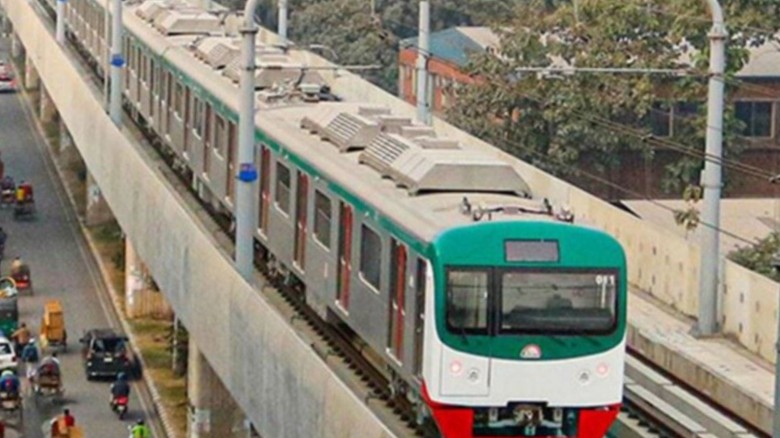 স্টেশনে ঢুকে মেট্রোরেলে না চড়লেও গুনতে হবে জরিমানা