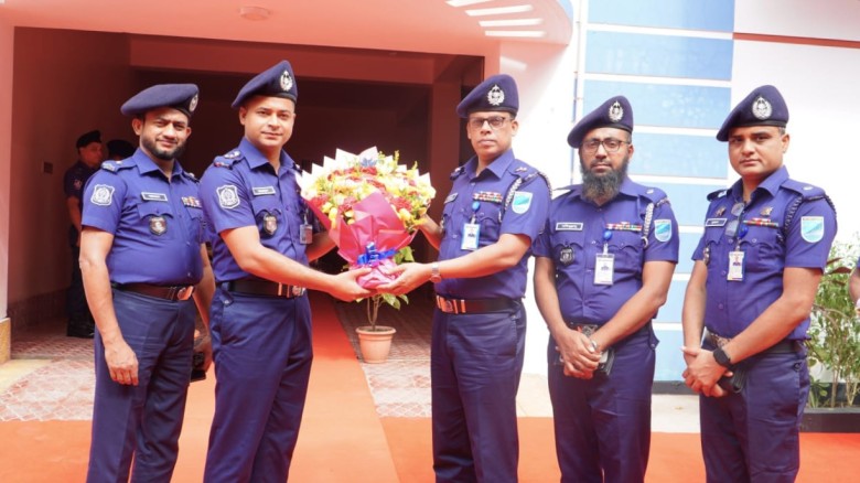 নরসিংদীর ‌শিবপুর সার্কেল অফিস পরিদর্শন করেন পুলিশ সুপার মোঃ 