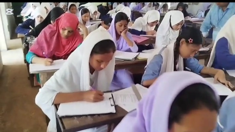 বেগমগঞ্জ কাজিরহাটে সামাজিক সংগঠন ইত্যাদি ক্লাবের আয়োজনে মেধা 