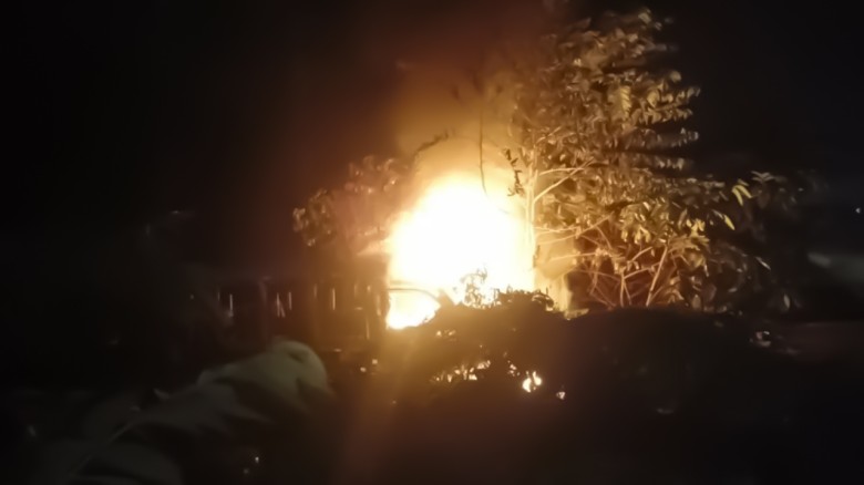 দক্ষিণ কেরানীগঞ্জ থানায় আগুন।