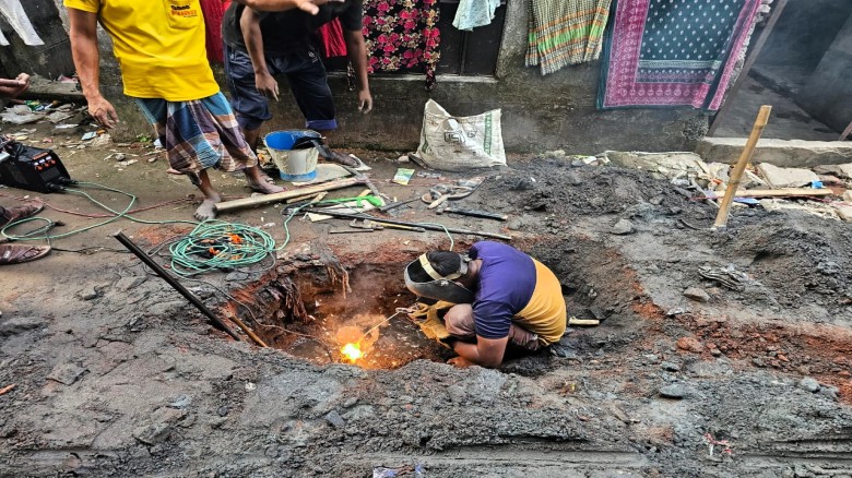 ‘‘অবৈধ গ্যাস সংযোগ উচ্ছেদে তিতাস গ্যাস কর্তৃক অভিযান, জরিমান