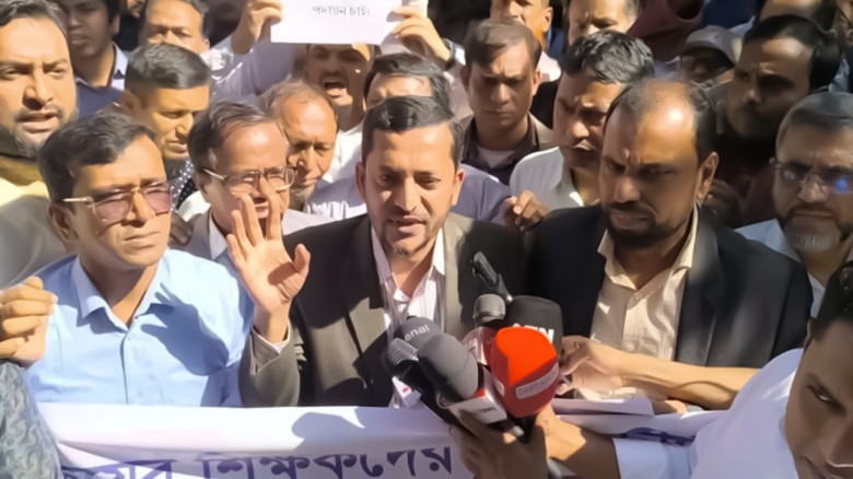 মাধ্যমিক শিক্ষকদের কর্মবিরতি স্থগিত, বার্ষিক পরীক্ষা চলবে বুধবার।...