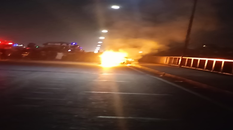 বুড়িগঙ্গা সেতুর উপর গ্যাস সিলেন্ডার বিস্ফোরন।